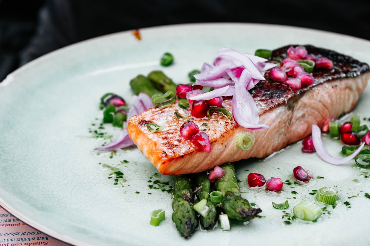 Community members sharing anti-inflammatory cooking experiences